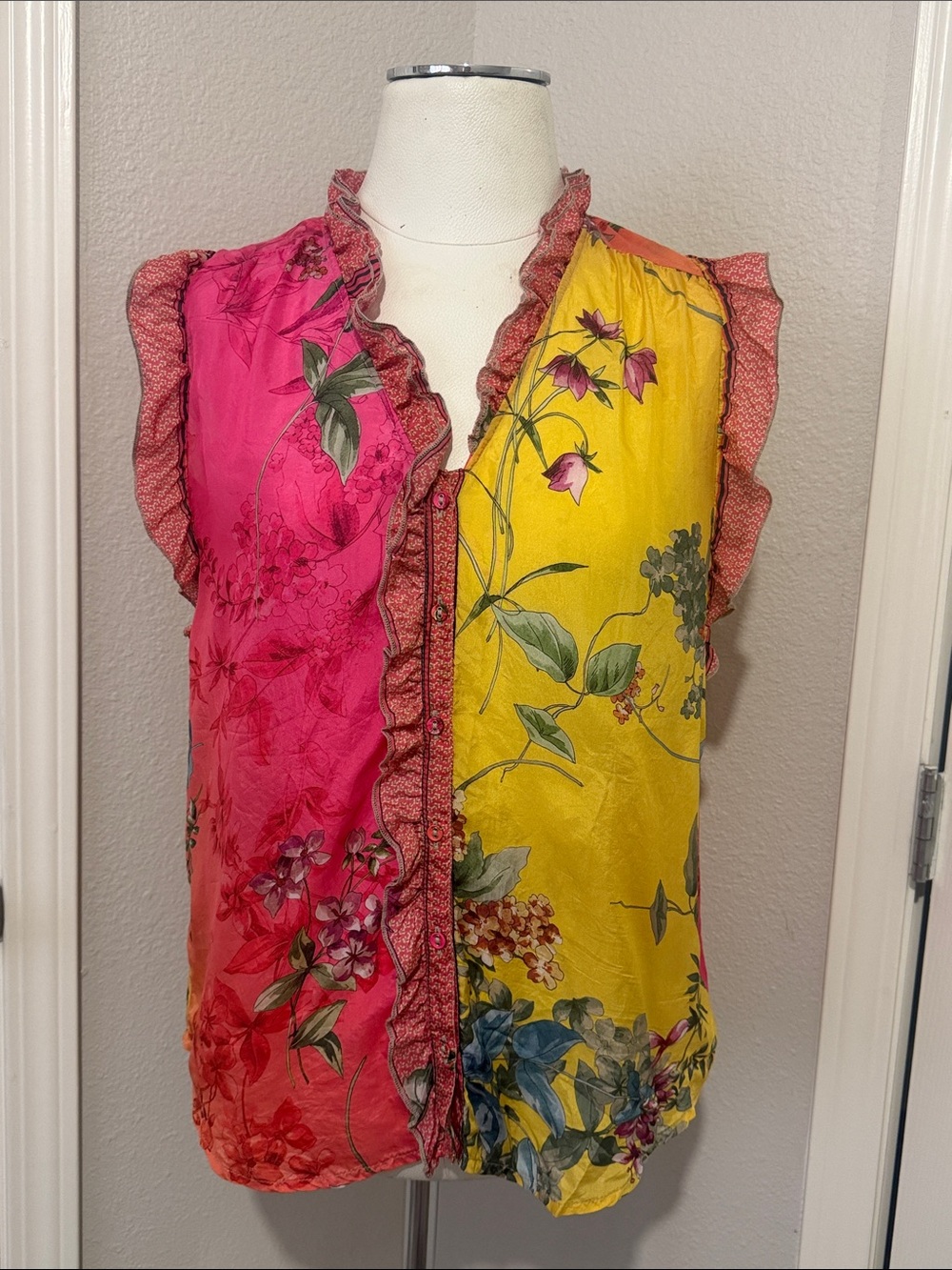 Johnny Was Gradiente Two-Tone Floral Ruffle Camisole Silk Top Boho Feminine
